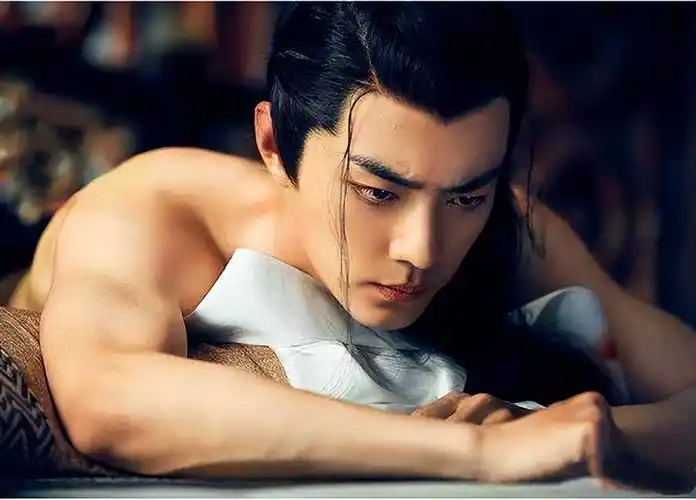 娱乐圈中的"肌肉男神",罗云熙身材绝了,王一博肌肉若隐若现_健身_腹肌