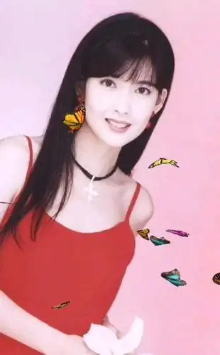 chow) /i>,1967年11月10日出生于香港,中国香港女歌手,演员,主持人