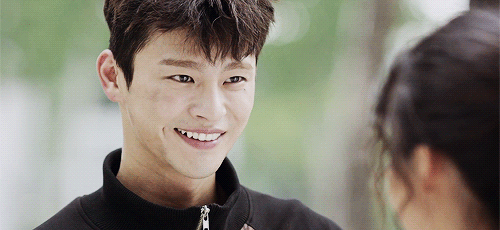 路易徐仁国购物王路易浪漫爱情喜剧韩剧微笑gif动图_动态图_表情包