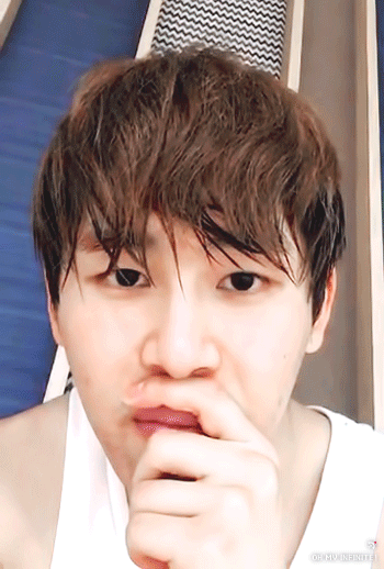 hoya李浩沅直播infinite帅气gif动图_动态图_表情包下载_soogif