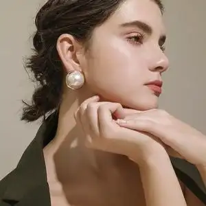 韩国东大门简约圆珍珠耳钉适合中年妈妈戴的银针耳环复古气质女款