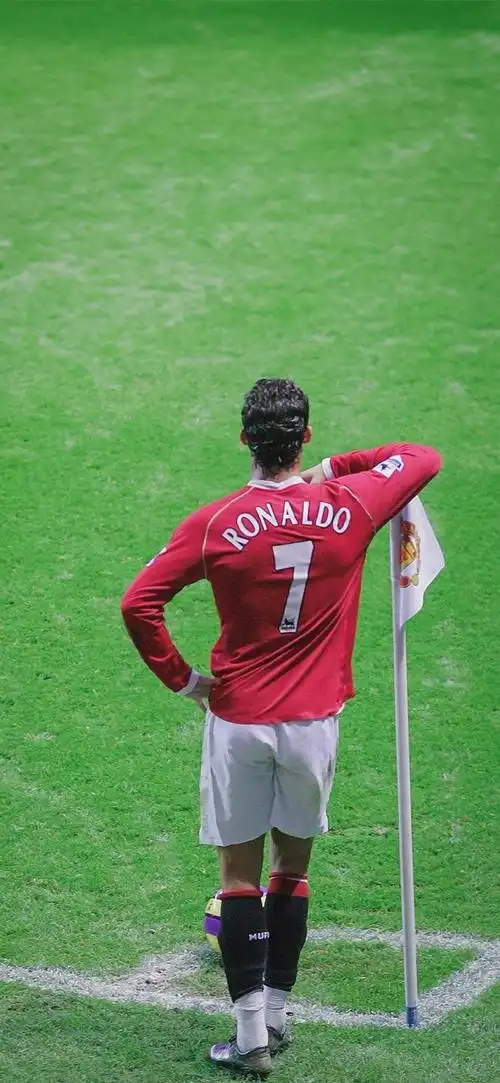 曼联时期的小小罗高清手机壁纸图片c罗超话