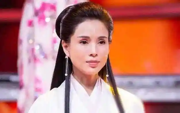 "58岁未婚未育,因恋情抑郁的小龙女李若彤回应"|王语嫣|刘亦菲|小说家