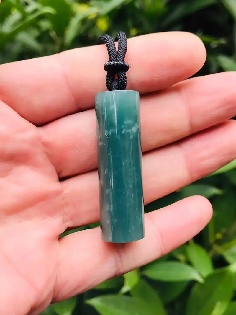 糯冰蓝翡翠圆柱吊坠,中流砥柱!顶天立地!长42.6毫米,直径 - 抖音