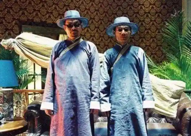 电影《功夫》两个瞎子弹的古筝曲叫《筝锋》.