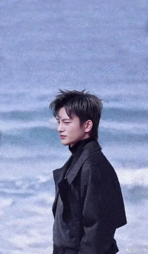 徐仁国叼烟#徐仁国叼烟歪嘴笑太蛊了吧!泪痣好性感!