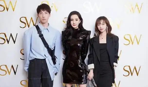 当网红和明星同台出镜完美诠释何谓顶级骨相何谓见光死