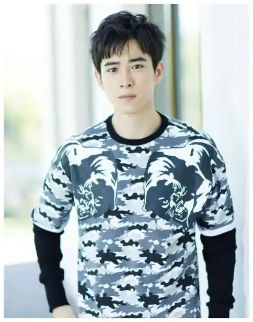 还记得《铠甲勇士》吗,看到飞影铠甲现状时,女神:妈我想嫁他!