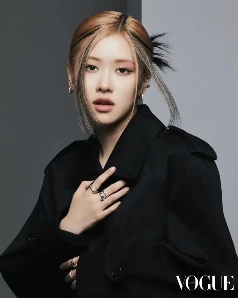 vogue hk 十二月刊#朴彩英 #杂志封面 - 抖音