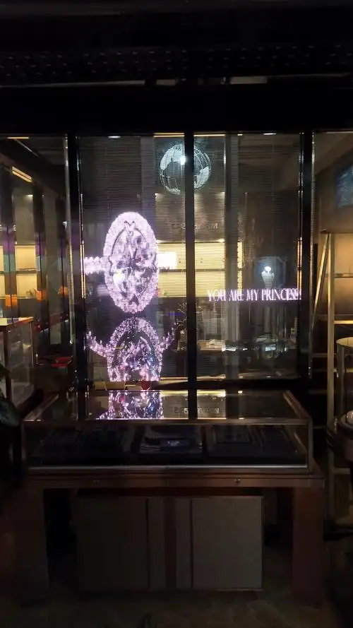 深圳水贝金座珠宝展厅led透明屏
