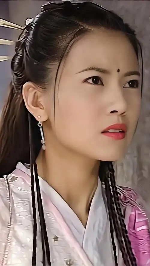 最美的周芷若,柔情似水,我见犹怜,气质与美貌并存