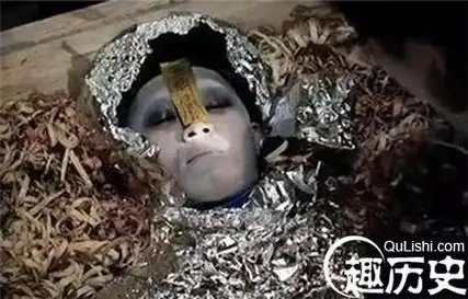 康熙年间一起真实"诈尸"事件 尸体从棺材中坐起