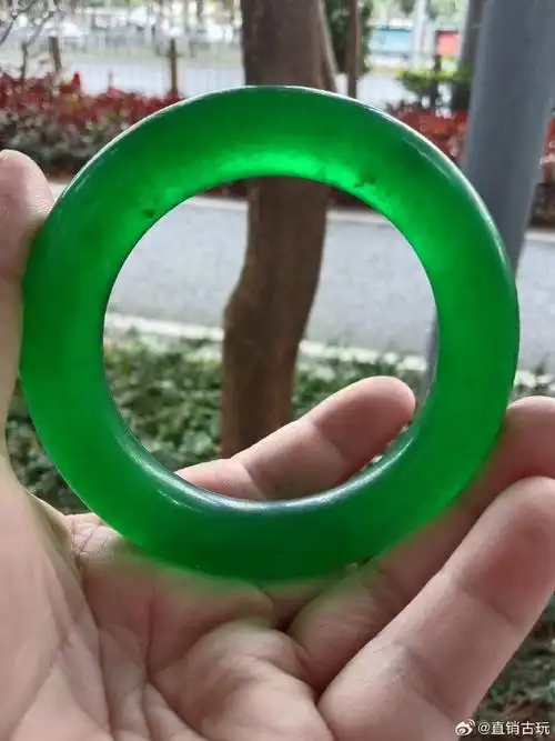 我收藏了清代帝王绿2件##缅甸翡翠##老坑翡翠##天然翡翠##长相思2