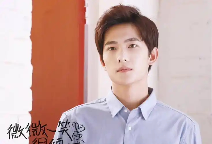 杨洋乔欣疑似官宣晒证,穿同款情侣鞋,圈中好友称其杨太太_人气_郑爽